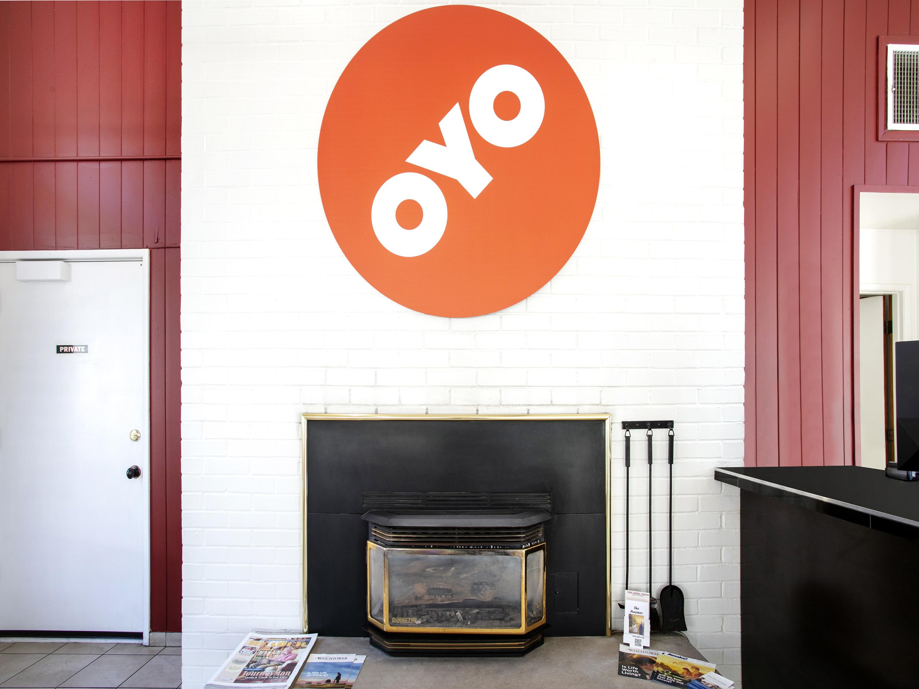 Oyo Hotel Kalama Exterior photo